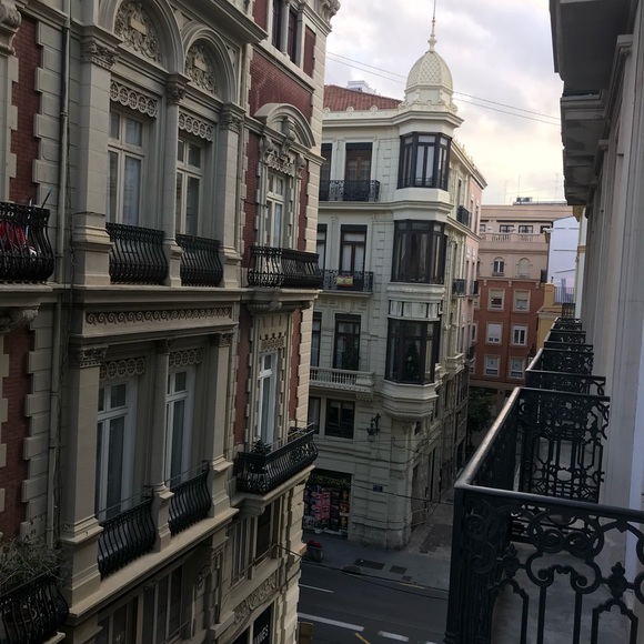 Meet your Posher, Beatrice - Picture 5 of 13